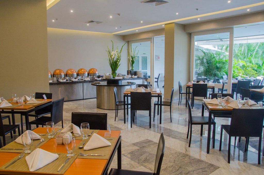 Hotel Paseo De Las Mercedes Caracas Buitenkant foto
